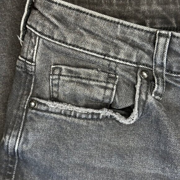 Free People High Rise, Skinny Jeans, Black Wash - Size 28 - Picture 4 of 10
